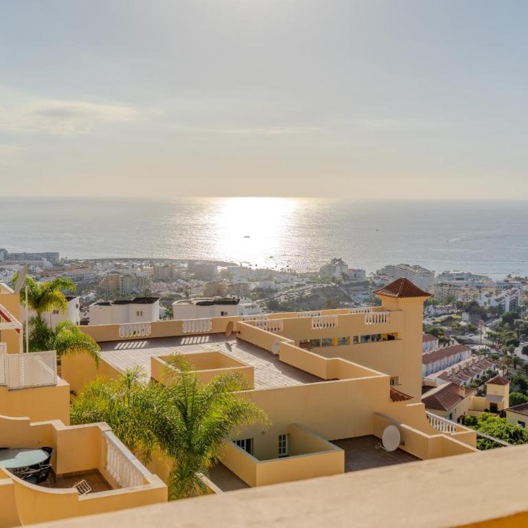 Penthouse with Panoramic Ocean Views & Terrace in Torviscas Costa Adeje - One-Bedroom Apartment - 8