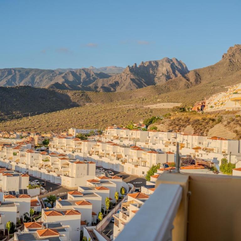 Penthouse with Panoramic Ocean Views & Terrace in Torviscas Costa Adeje - One-Bedroom Apartment - 12