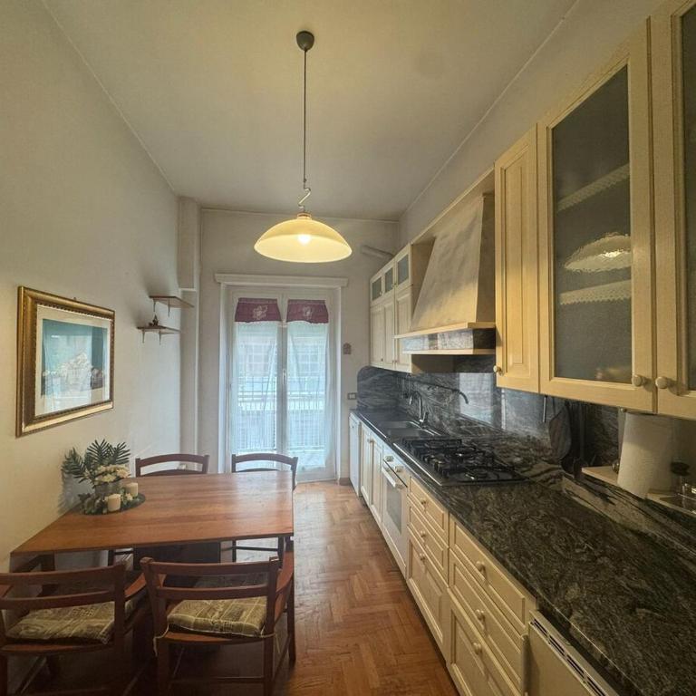Spacious Getaway with Roman Charm - Apartment mit 4 Zimmern - 11