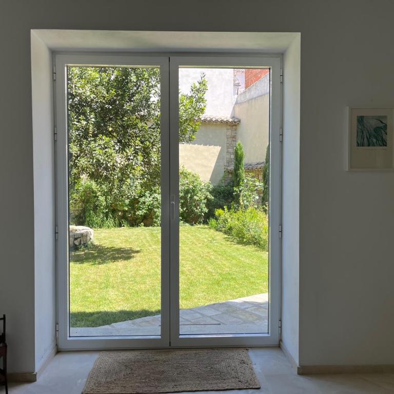 Casa con jardín y piscina en Córdoba - Casa de 4 dormitorios - 24