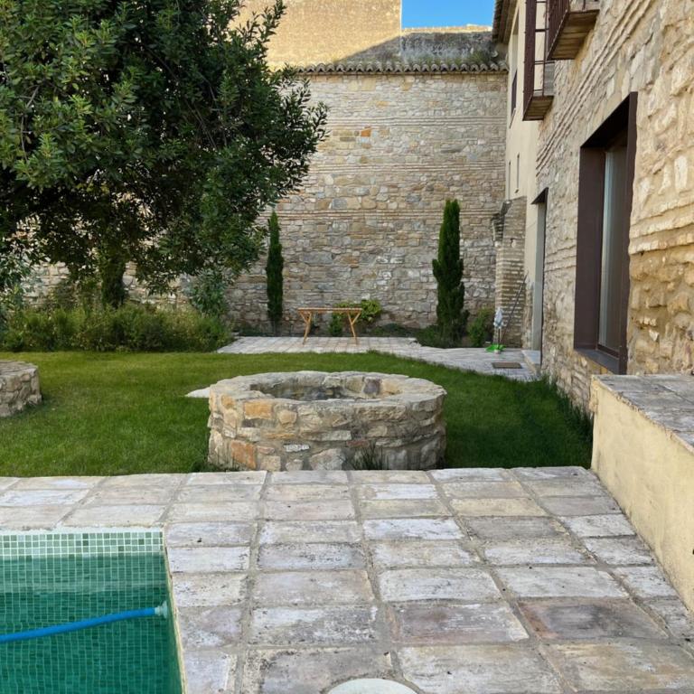 Casa con jardín y piscina en Córdoba - Casa de 4 dormitorios - 37
