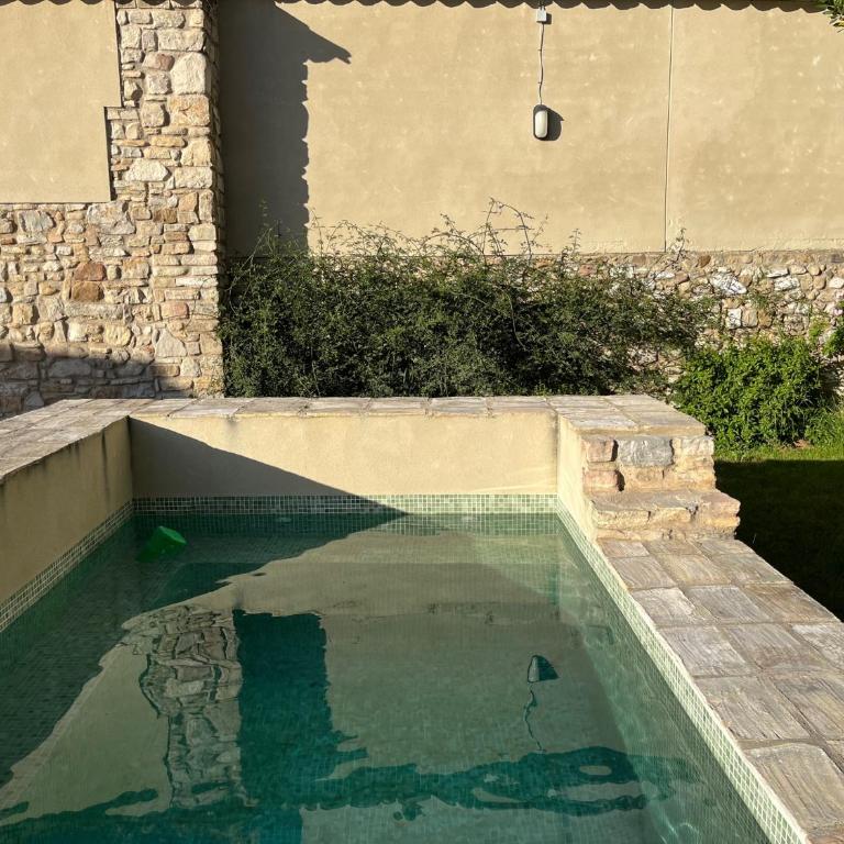 Casa con jardín y piscina en Córdoba - Casa de 4 dormitorios - 40