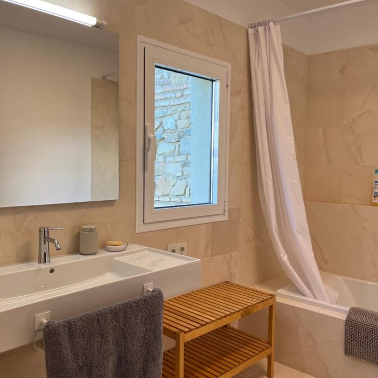Casa con jardín y piscina en Córdoba - Casa de 4 dormitorios - 44