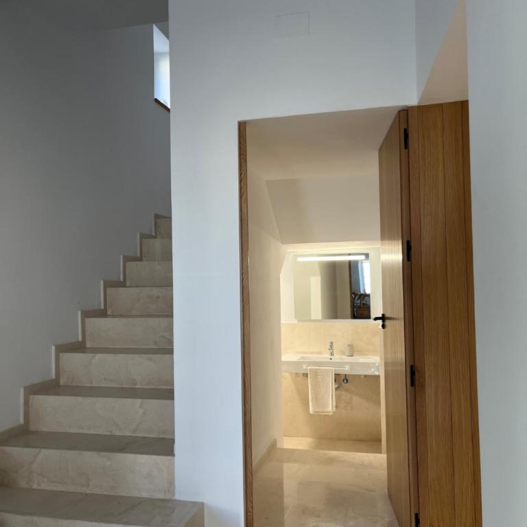 Casa con jardín y piscina en Córdoba - Casa de 4 dormitorios - 46