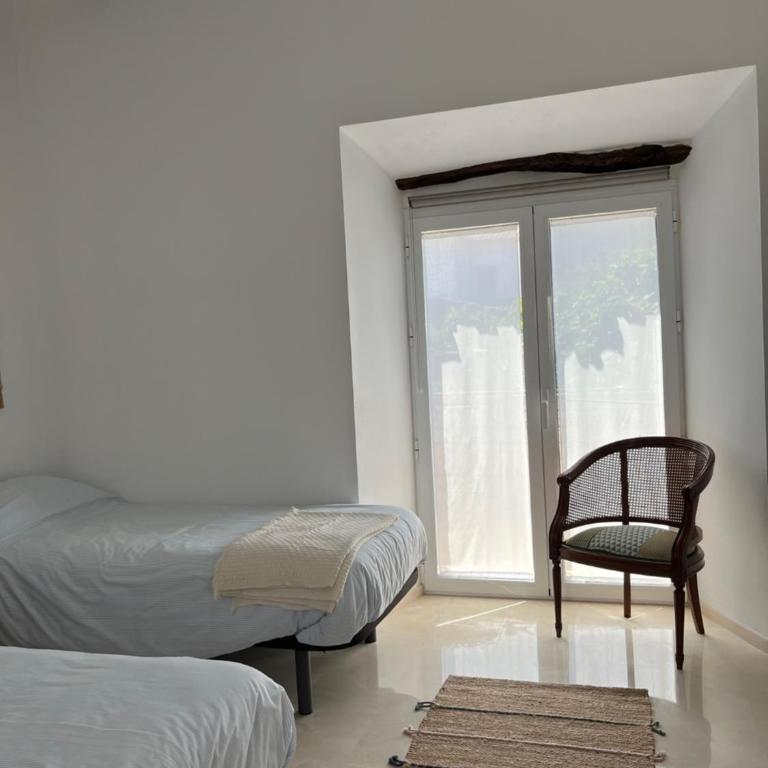 Casa con jardín y piscina en Córdoba - Casa de 4 dormitorios - 51