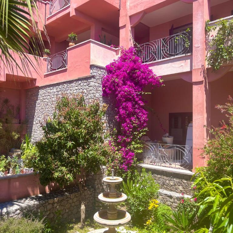 Penthouse with Sea View Terrace in the Heart of Taormina - Two-Bedroom Standard Apartment - 13