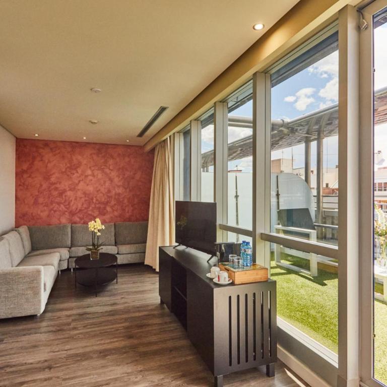 Silken Puerta Valencia - Presidential Suite with Hot Tub - 11