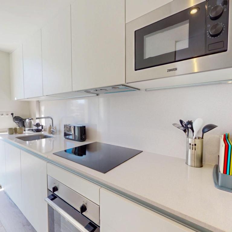 Apartamento Tulipán en Dénia Urb Marina Real III Terraza, varias piscinas y gimnasio cerca de la playa Las Rotas - Apartamento de 2 dormitorios con vistas a la piscina - 11