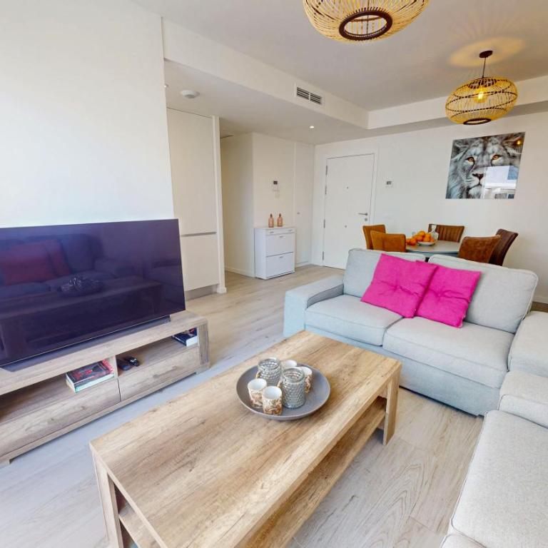 Apartamento Tulipán en Dénia Urb Marina Real III Terraza, varias piscinas y gimnasio cerca de la playa Las Rotas - Apartamento de 2 dormitorios con vistas a la piscina - 18