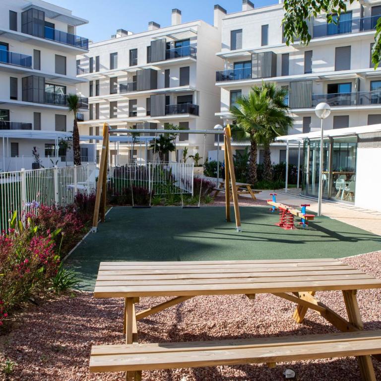 Apartamento Tulipán en Dénia Urb Marina Real III Terraza, varias piscinas y gimnasio cerca de la playa Las Rotas - Apartamento de 2 dormitorios con vistas a la piscina - 23