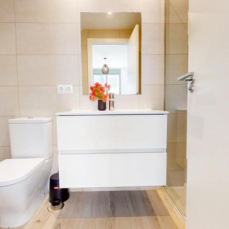 Apartamento Tulipán en Dénia Urb Marina Real III Terraza, varias piscinas y gimnasio cerca de la playa Las Rotas - Apartamento de 2 dormitorios con vistas a la piscina - 21