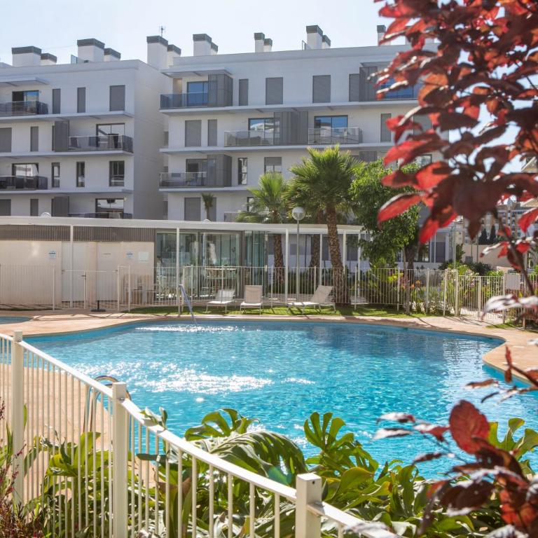 Apartamento Tulipán en Dénia Urb Marina Real III Terraza, varias piscinas y gimnasio cerca de la playa Las Rotas - Apartamento de 2 dormitorios con vistas a la piscina - 4