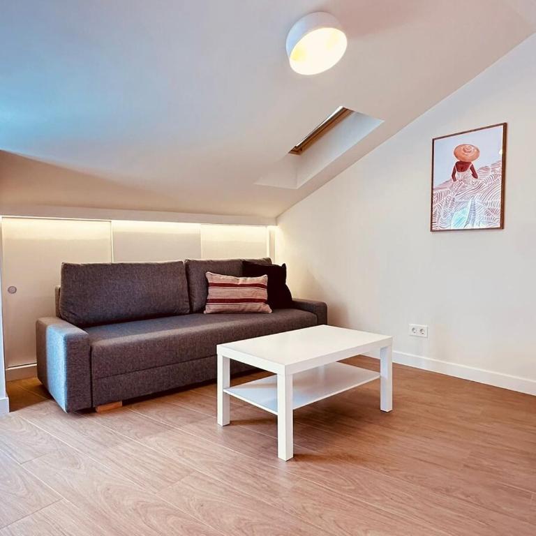 AtuaireHome Mirando a las agujas de la Catedral de Burgos - Apartamento de 2 dormitorios - 2