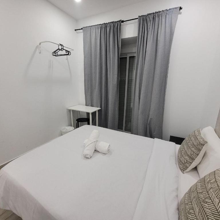 AYZ Silvela - Auto check-in property - Habitación Doble Superior - 9