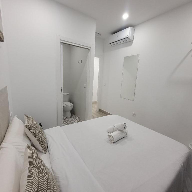 AYZ Silvela - Auto check-in property - Habitación Doble Superior - 10