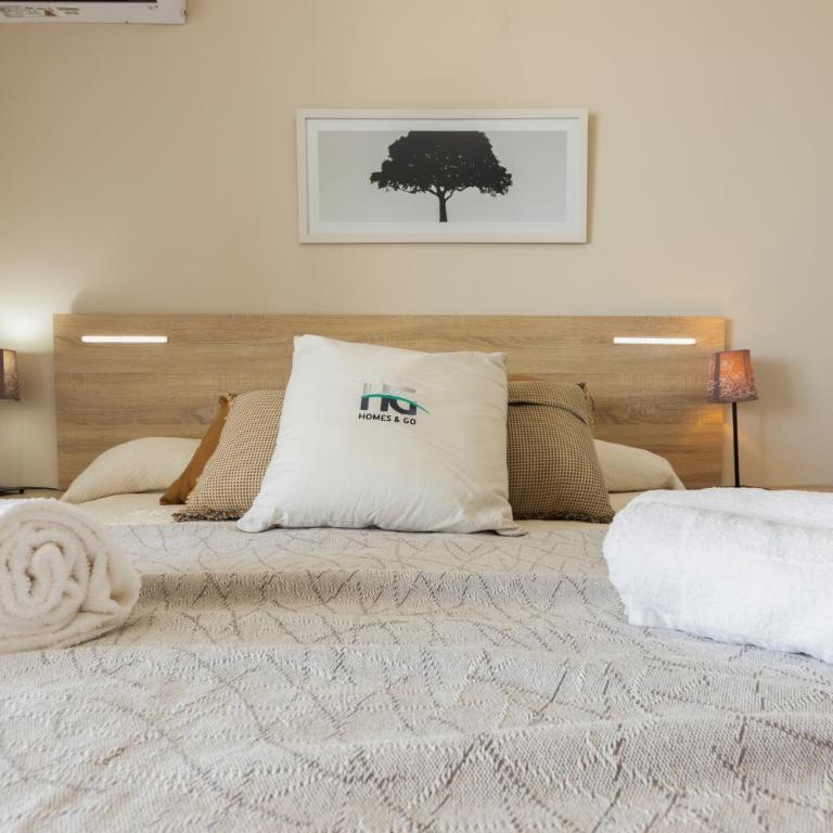 Homes&Go Bell Racó Deluxe III - Three-Bedroom Apartment - 10
