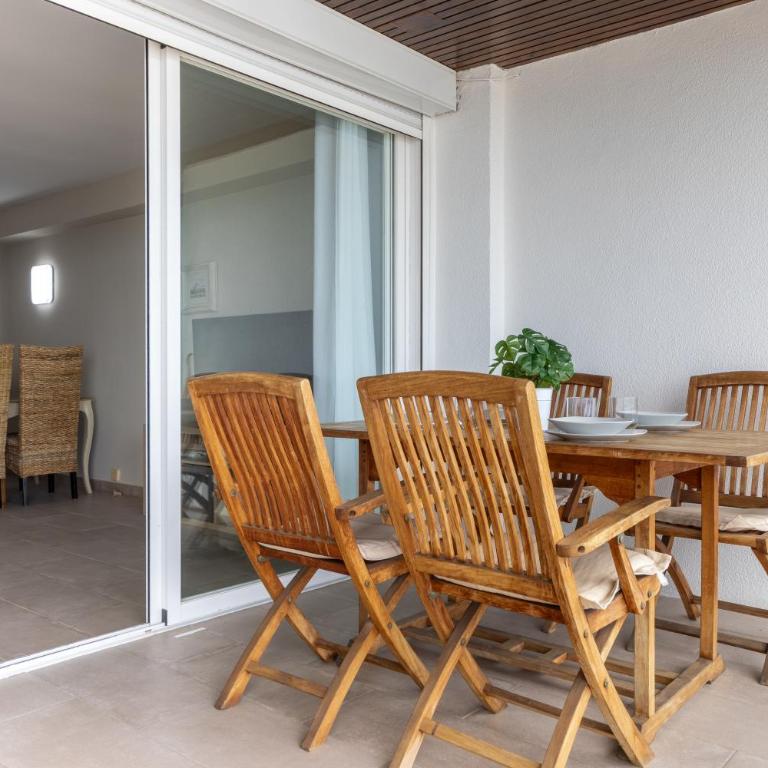 Homes&Go Bell Racó Deluxe III - Three-Bedroom Apartment - 24