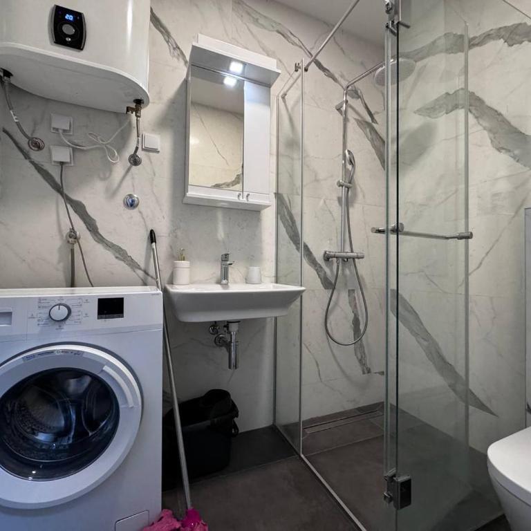 TRE Apartments - One-Bedroom Apartment - 16