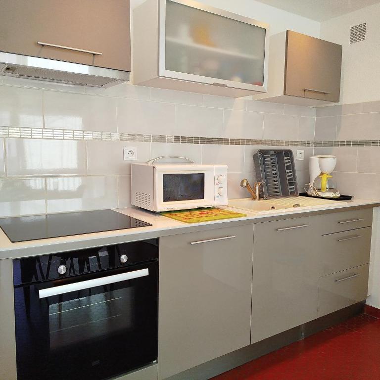 Proche du port beau T3 lumineux tout confort avec parking - 4RS121 - Apartment mit 2 Schlafzimmern - 23