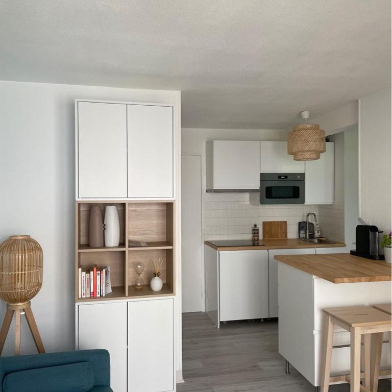Appartement rénové avec piscine, plage 2mns à pied - Apartment mit 2 Schlafzimmern - 1