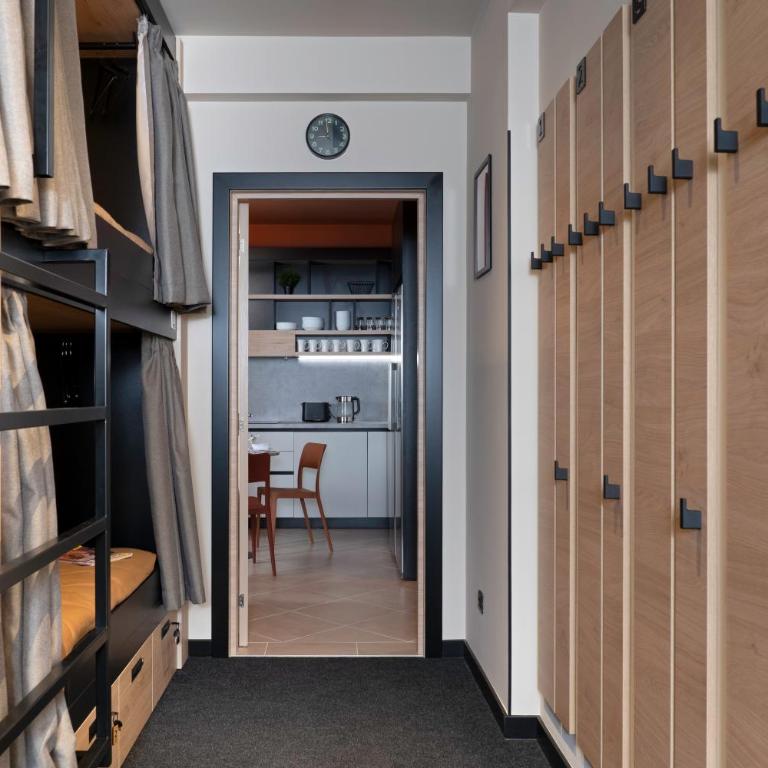 U-NIGHT Hostel Budva - Krevet na Sprat u Mešovitoj Spavaonici - 3