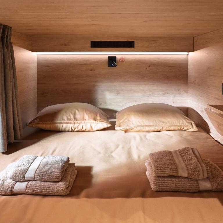 U-NIGHT Hostel Budva - Krevet na Sprat u Mešovitoj Spavaonici - 4