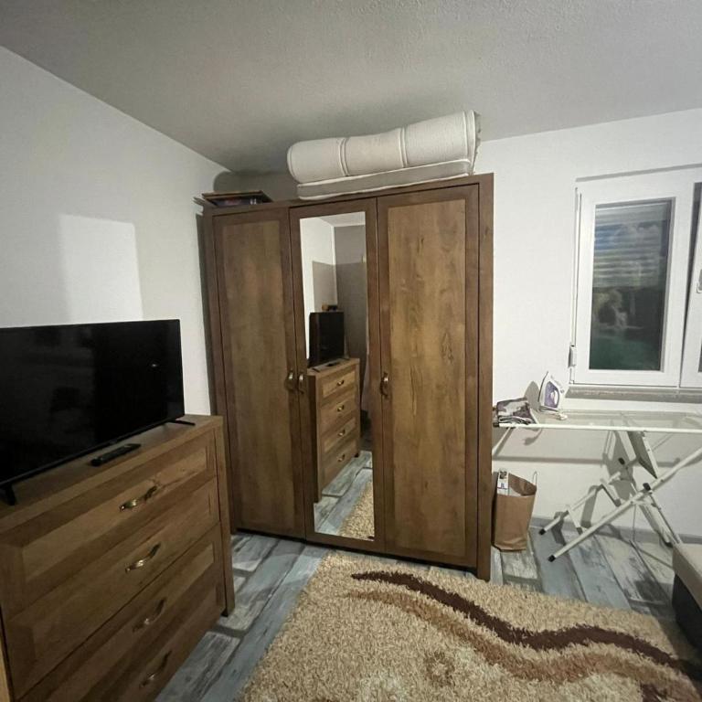 Peace Holiday Home - One-Bedroom House - 14