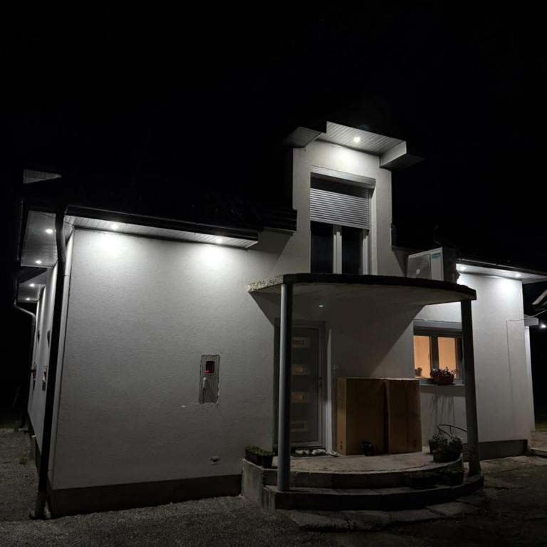 Peace Holiday Home - One-Bedroom House - 11