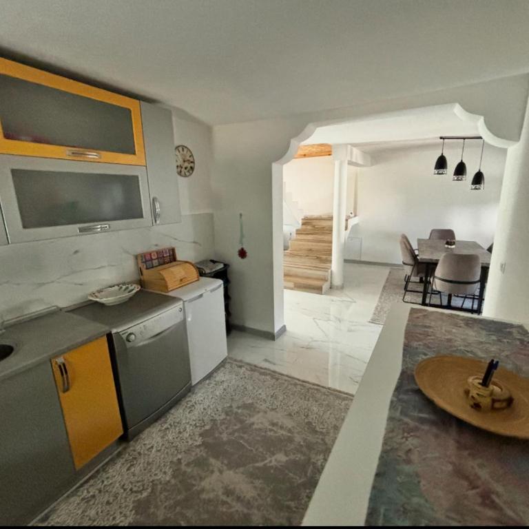Peace Holiday Home - One-Bedroom House - 16