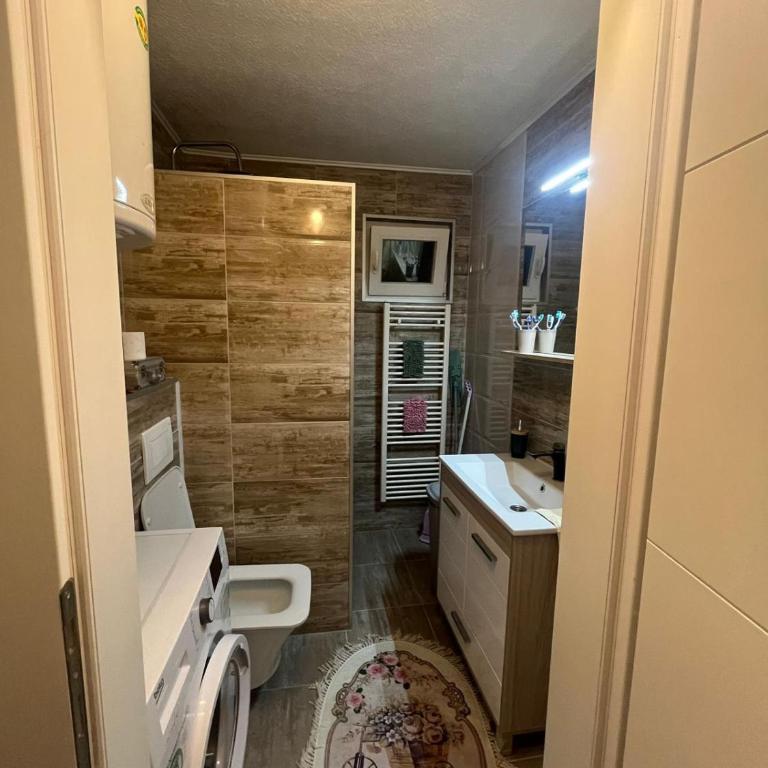 Peace Holiday Home - One-Bedroom House - 18