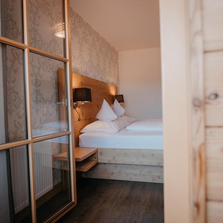 Landhaus Mucha - Ferienwohnungen - Deluxe Apartment mit 2 Schlafzimmern - 3