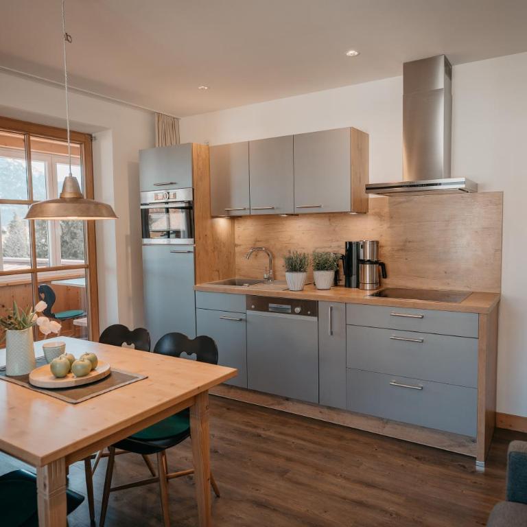 Landhaus Mucha - Ferienwohnungen - Deluxe Apartment mit 2 Schlafzimmern - 6