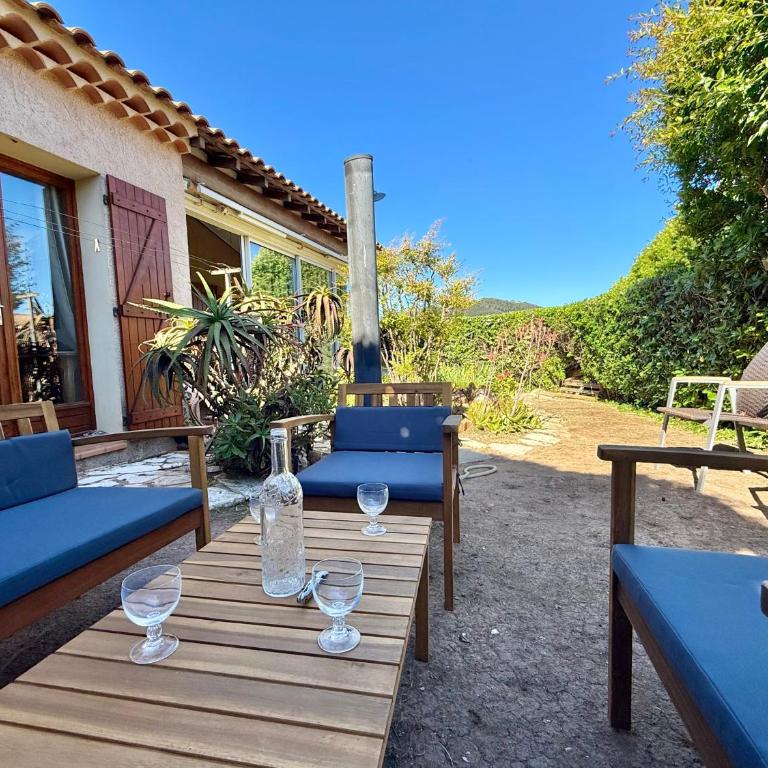 Maison provençale - Plage 500m - Maison de Vacances 3 Chambres - 4
