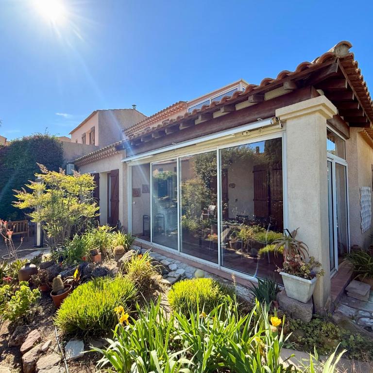 Maison provençale - Plage 500m - Maison de Vacances 3 Chambres - 6