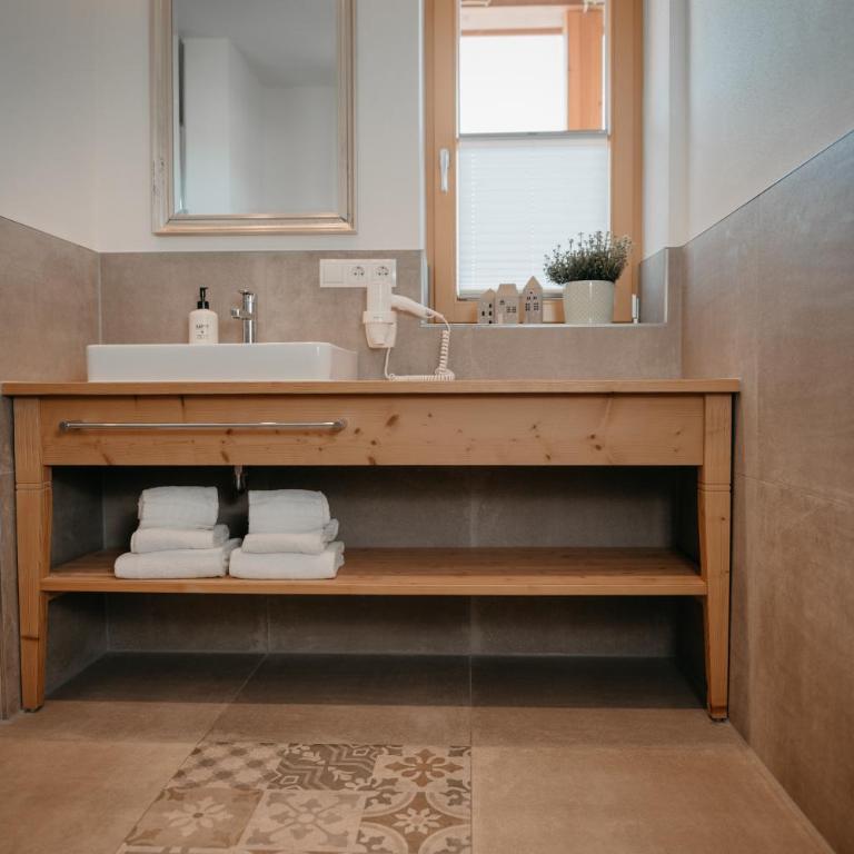 Landhaus Mucha - Ferienwohnungen - Premium Apartment mit 1 Schlafzimmer - 5