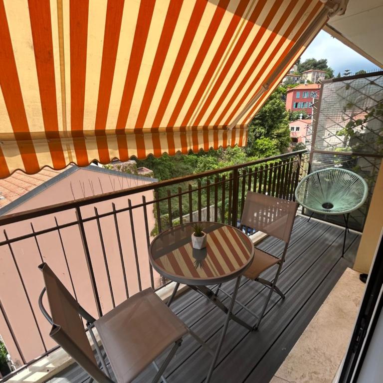 Grand Studio 4 couchages Gare routière et train station Plages et Casino à pied Nespresso Netflix fast Wifi - Appartement 1 Chambre - 8