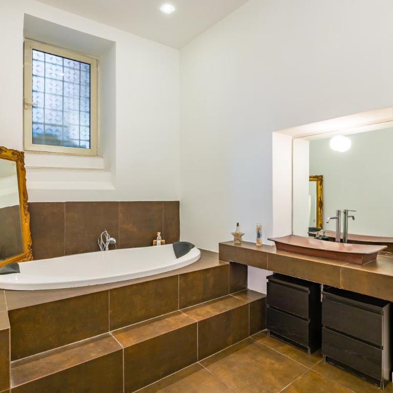 Magma Loft by NapoliApartments - Three-Bedroom Apartment - 34