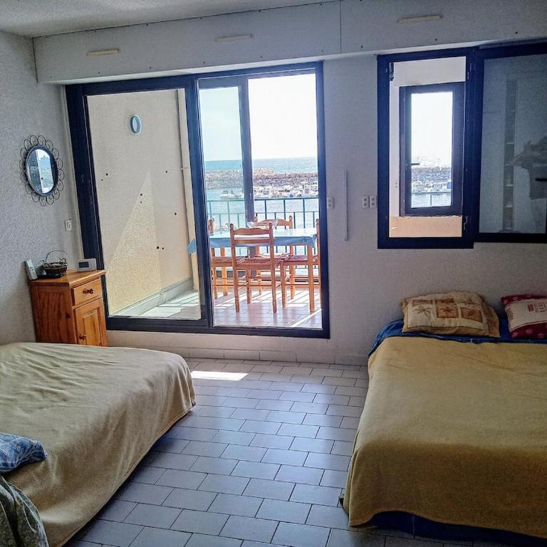 Studio Vue magique pleine mer, port, cap Béar, Racou, Climatisé - Studio - Vue sur Mer - 8