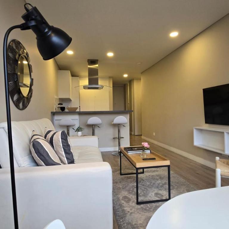 Elegant 2-Bedroom Loft 604 with Stunning Park View - Apartamento - 10