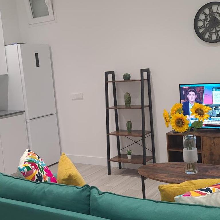 Seasonal Living Cozy Stay - One-Bedroom Apartment - 8