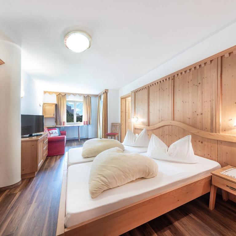 Hotel Jagdhof - Double Room with Balcony - 2