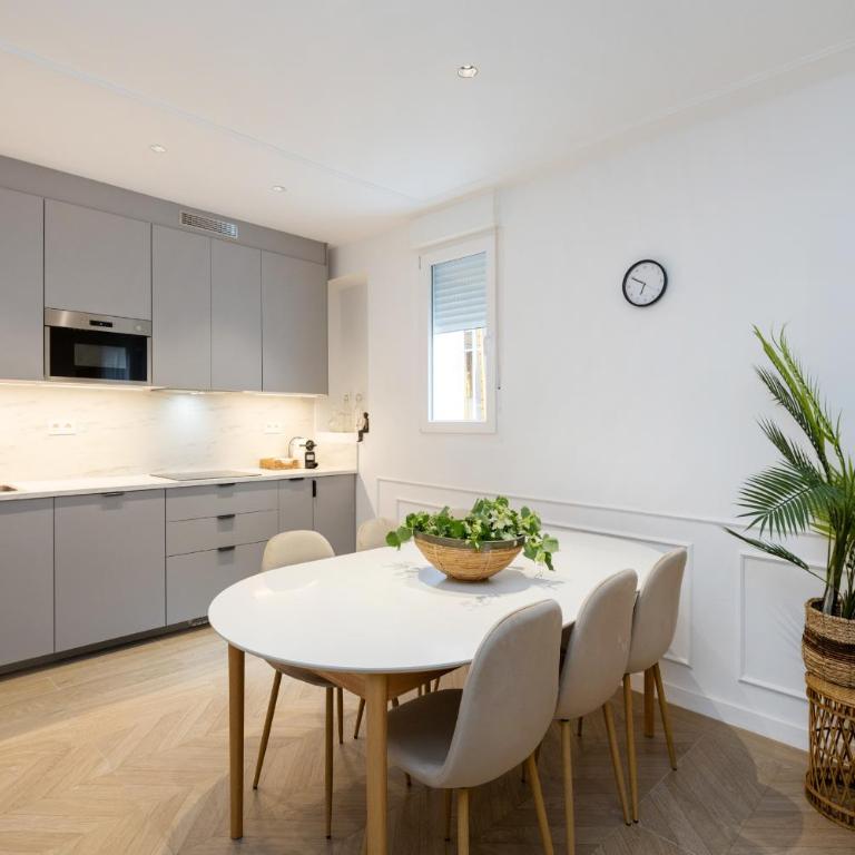 ChezmoiHomes Realejo Boutique Terrace - Three-Bedroom Apartment - 8