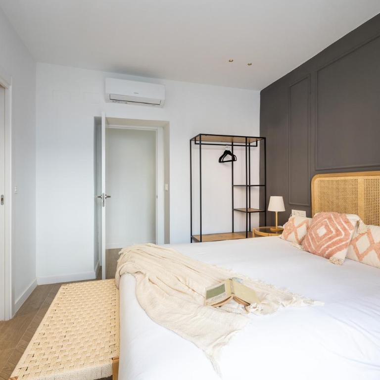 ChezmoiHomes Realejo Boutique Terrace - Three-Bedroom Apartment - 21
