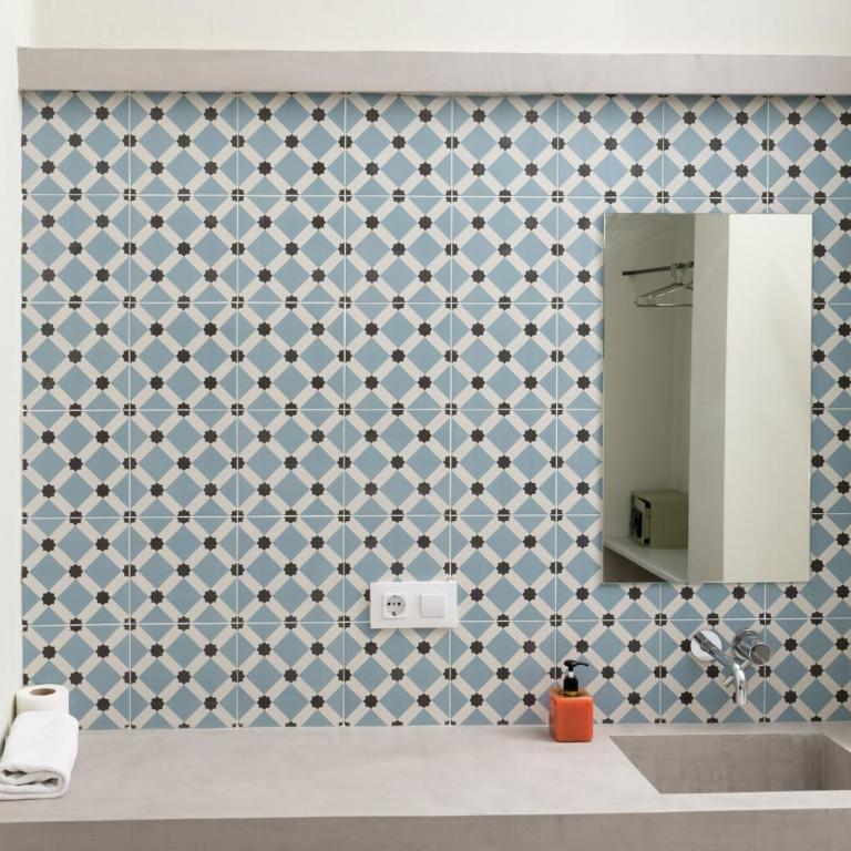 NWT Central Station Valencia - Twin Room with Shared Bathroom - 2