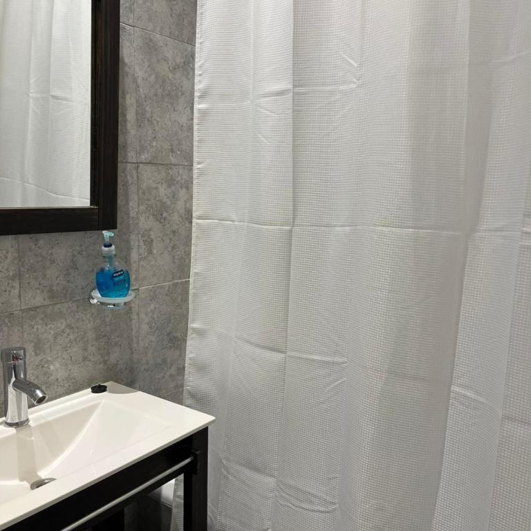 Luminoso barrio norte para 4 - One-Bedroom Apartment - 9