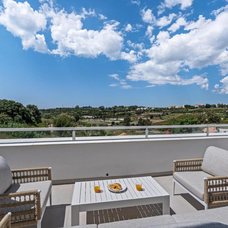 The Celeste Residence - Three-Bedroom Superior Apartment - 4