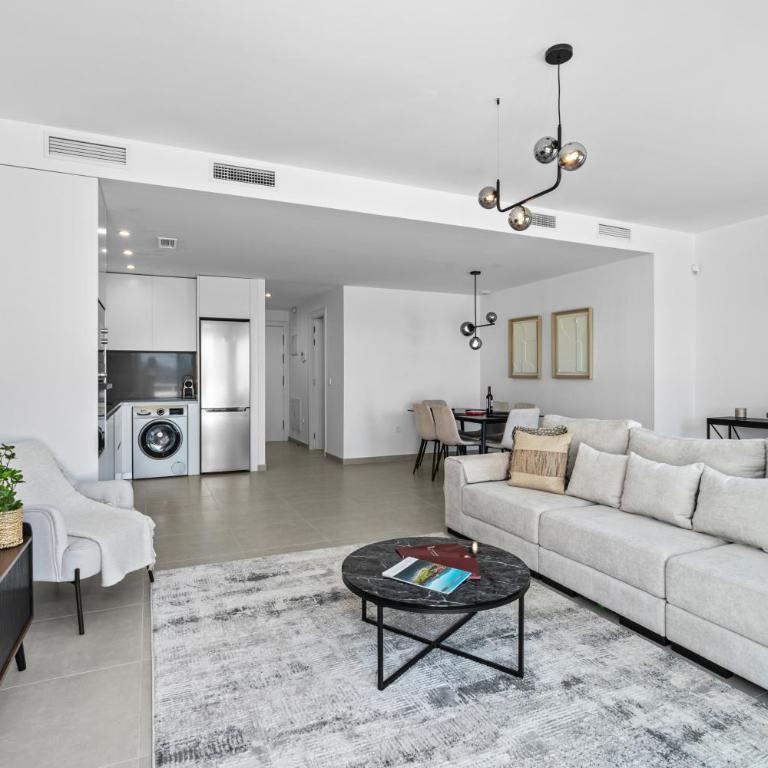 The Celeste Residence - Three-Bedroom Superior Apartment - 11