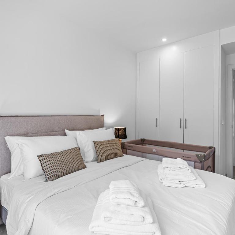 The Celeste Residence - Three-Bedroom Superior Apartment - 15
