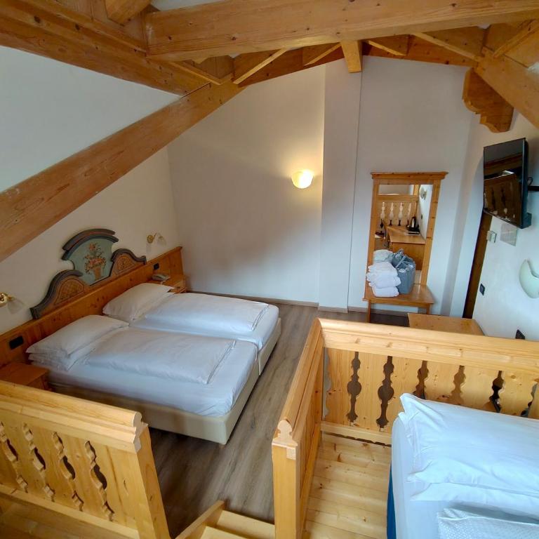 Hotel Valacia - Camera Familiare - 4