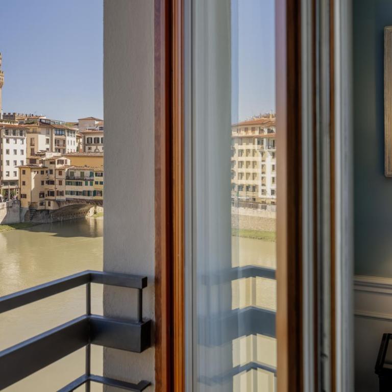 Hotel Lungarno - Lungarno Collection - Chambre Double ou Lits Jumeaux Supérieure - Vue sur Rivière - 1